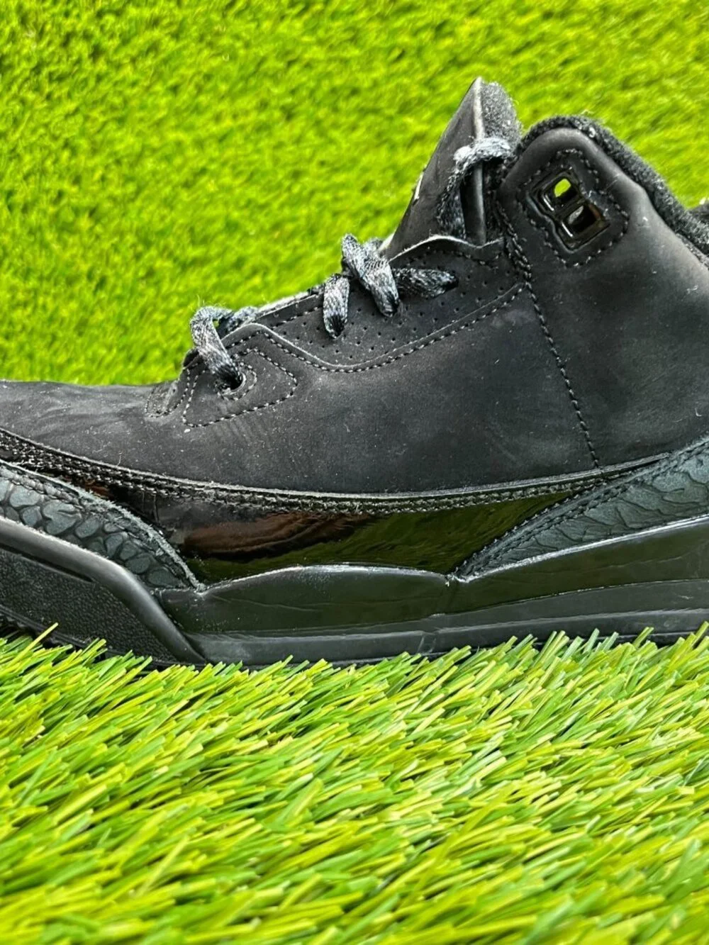 Nike Air Jordan 3 Retro Boys Size 3Y Triple Black Basketball Shoes Sneakers